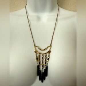 Chic Gold and Black Pendant Necklace
